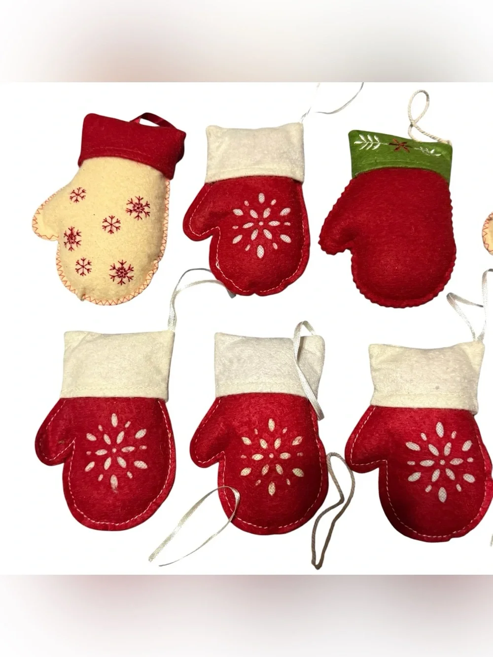 Lot Of 15 Winter Mittens Gloves Christmas Ornaments Felt